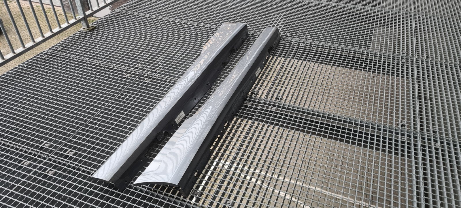 BMW e92 originele side skirts kleur: space grey, Ophalen, Gebruikt, Links, Bumper
