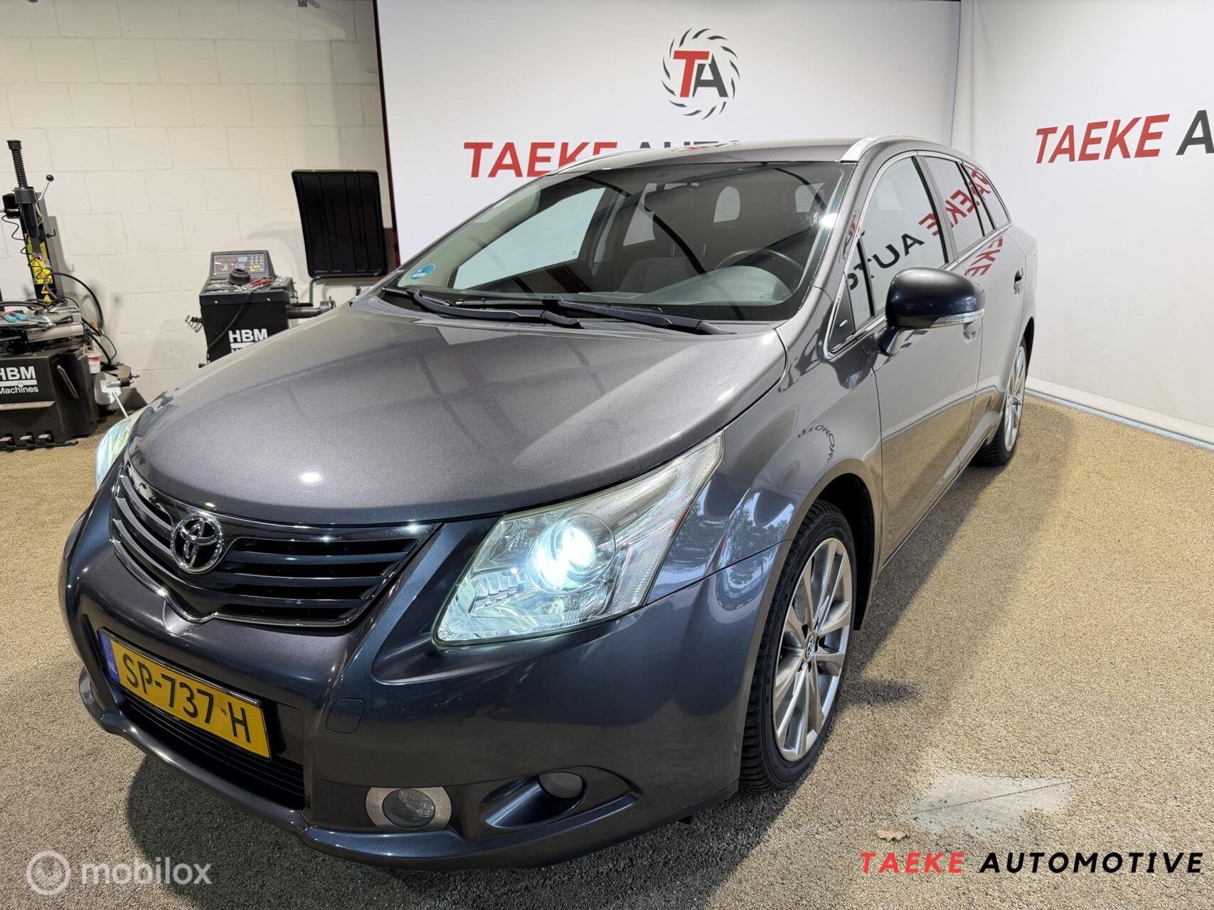 Toyota Avensis 1.8 VVTi Business CLIMA/CRUISE/CAME/TREKHAAK, Auto's, Voorwielaandrijving, 4 cilinders, Handgeschakeld, 500 kg