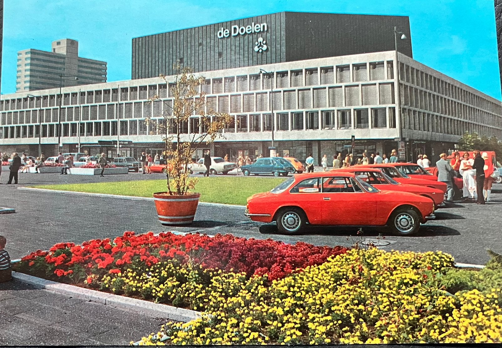 Ansichtkaart met auto show Alfa Romeo in Rotterdam, Verzenden, 1960 tot 1980, Voertuig