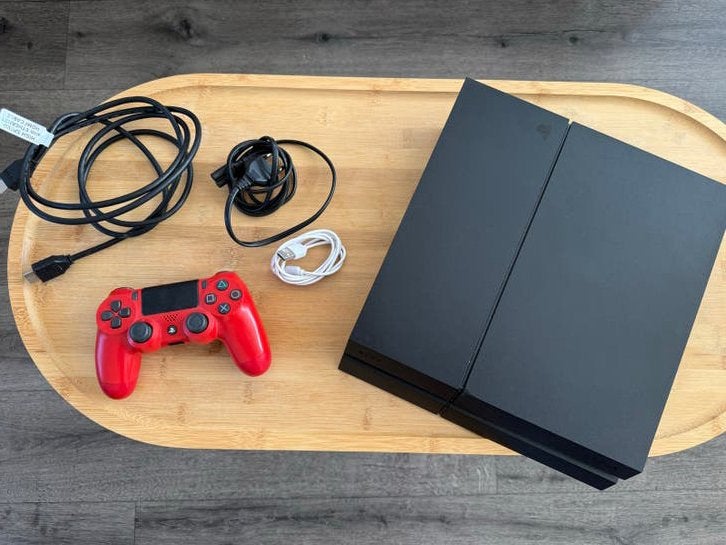 Sony PlayStation 4 (PS4) met 500GB opslag en controller, Spelcomputers en Games, Ophalen, 500 GB, Zo goed als nieuw, Met 1 controller