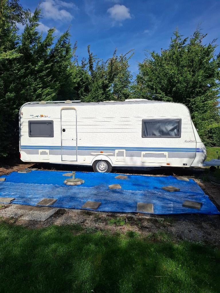 Hobby caravan type 24 Excellent bouwjaar 2000 gereserveerd, Caravans en Kamperen, Rondzit, Hobby, Particulier, Kachel