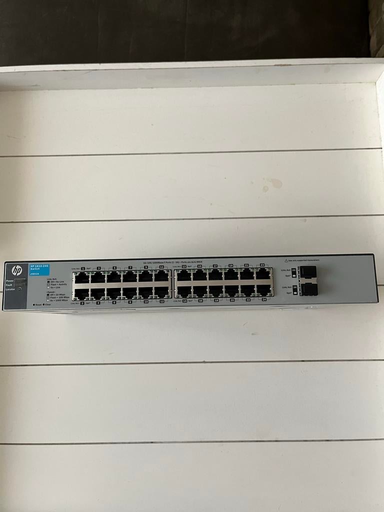 HP 1810-24G switch J9803A, Computers en Software, Netwerk switches, Ophalen, Gebruikt