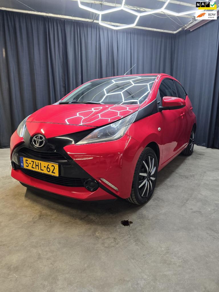 Toyota Aygo 1.0 VVT-i x-play, Auto's, Voorwielaandrijving, Euro 5, Stof, Gebruikt