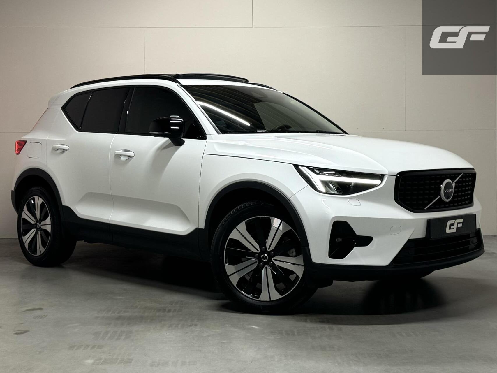 Volvo XC40 1.5 T5 Plug-in Hybrid Ultimate Dark Pano H/K 360, Met garantie (alle), Wit, Bedrijf, Automatische klimaatregeling
