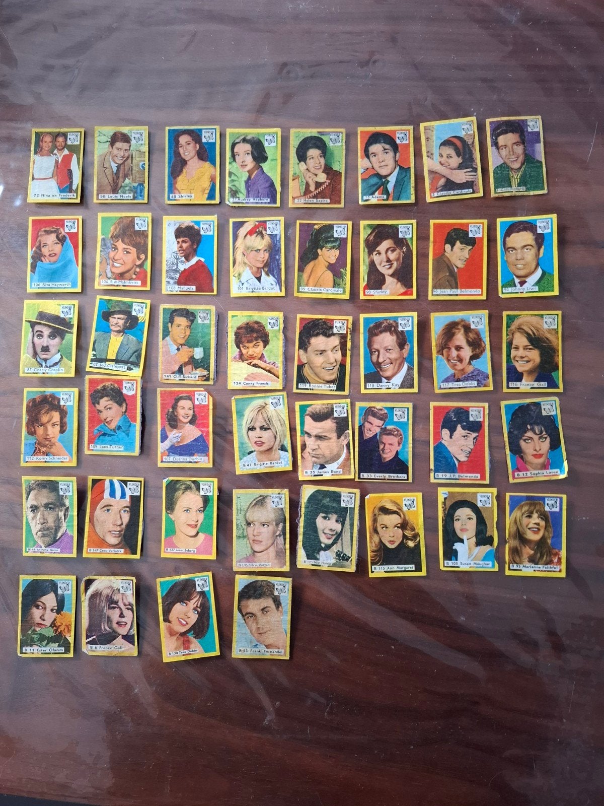 vintage kauwgom plaatjes van bekende sterren, Verzamelen, Verzenden, Gebruikt