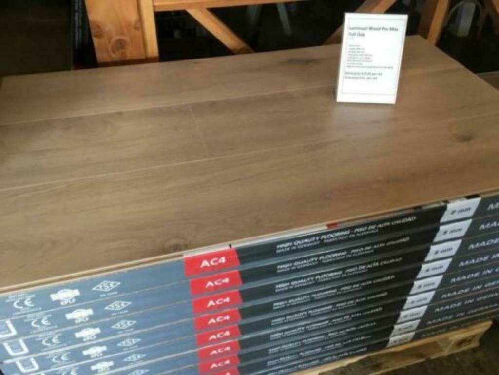 Vol eiken Max laminaat 8mm , Wood Pro ,Bullinga Parket 00112, Huis en Inrichting, Stoffering | Vloerbedekking, Ophalen of Verzenden