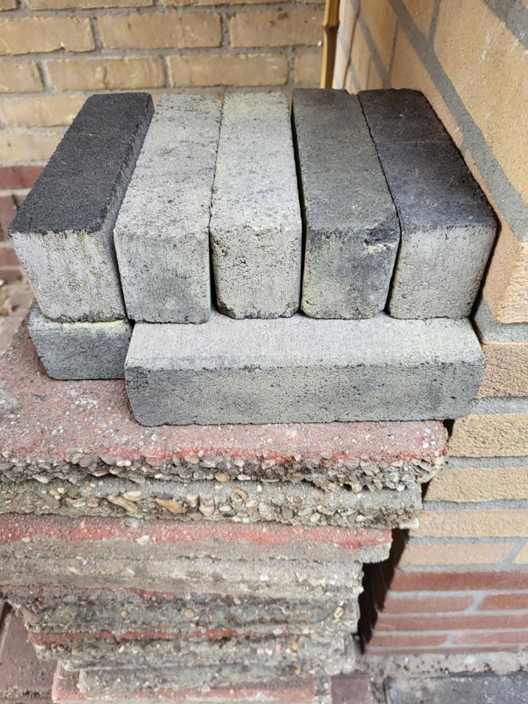 Gratis stoeptegels en klinkers, Ophalen, Gebruikt, Minder dan 5 m², Beton