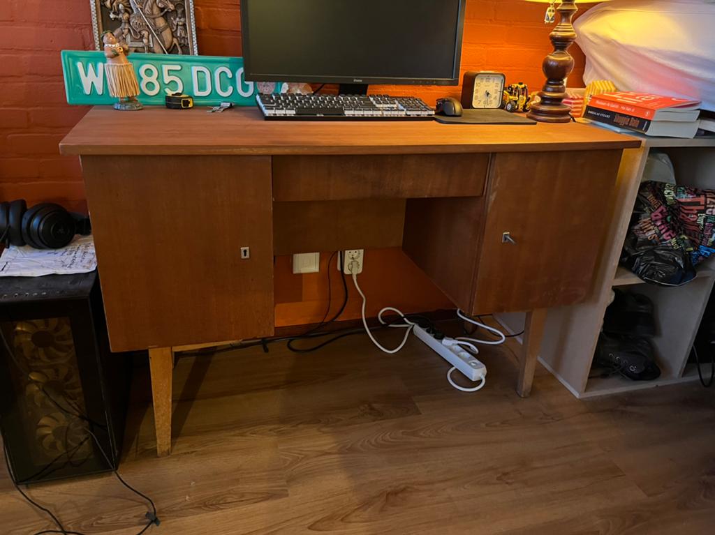 Bureau, Huis en Inrichting, Bureaus, Ophalen of Verzenden, Zo goed als nieuw