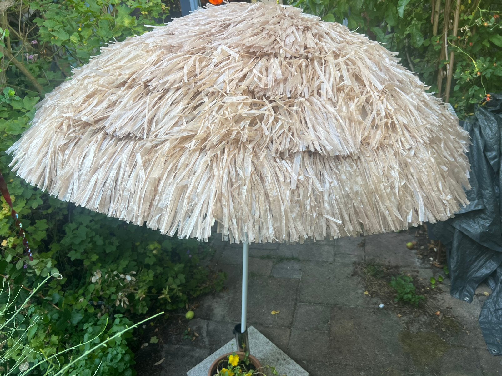 Vintage raffia parasol strandparasol boho hippie festival, Tuin en Terras, Parasols, Verstelbaar, Ophalen of Verzenden, Zo goed als nieuw