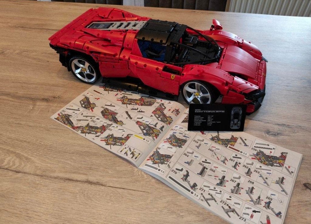Ferrari Daytona SP3 3778 onderdelen, building blocks, nieuw, Ophalen