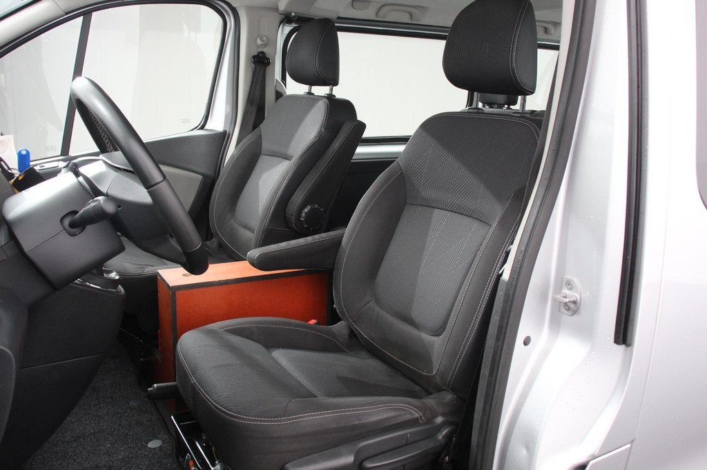 Renault Trafic Passenger 1.6 dCi Grand Authentique Energy in, Auto's, Renault, Voorwielaandrijving, Stof, Gebruikt, 2000 kg