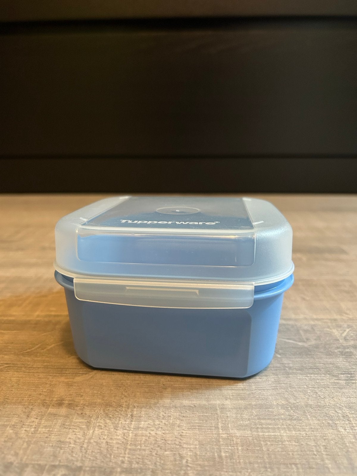 Tupperware bakje met clipper deksel - Blauw, Ophalen, Bewaardoos, Blauw, Zo goed als nieuw
