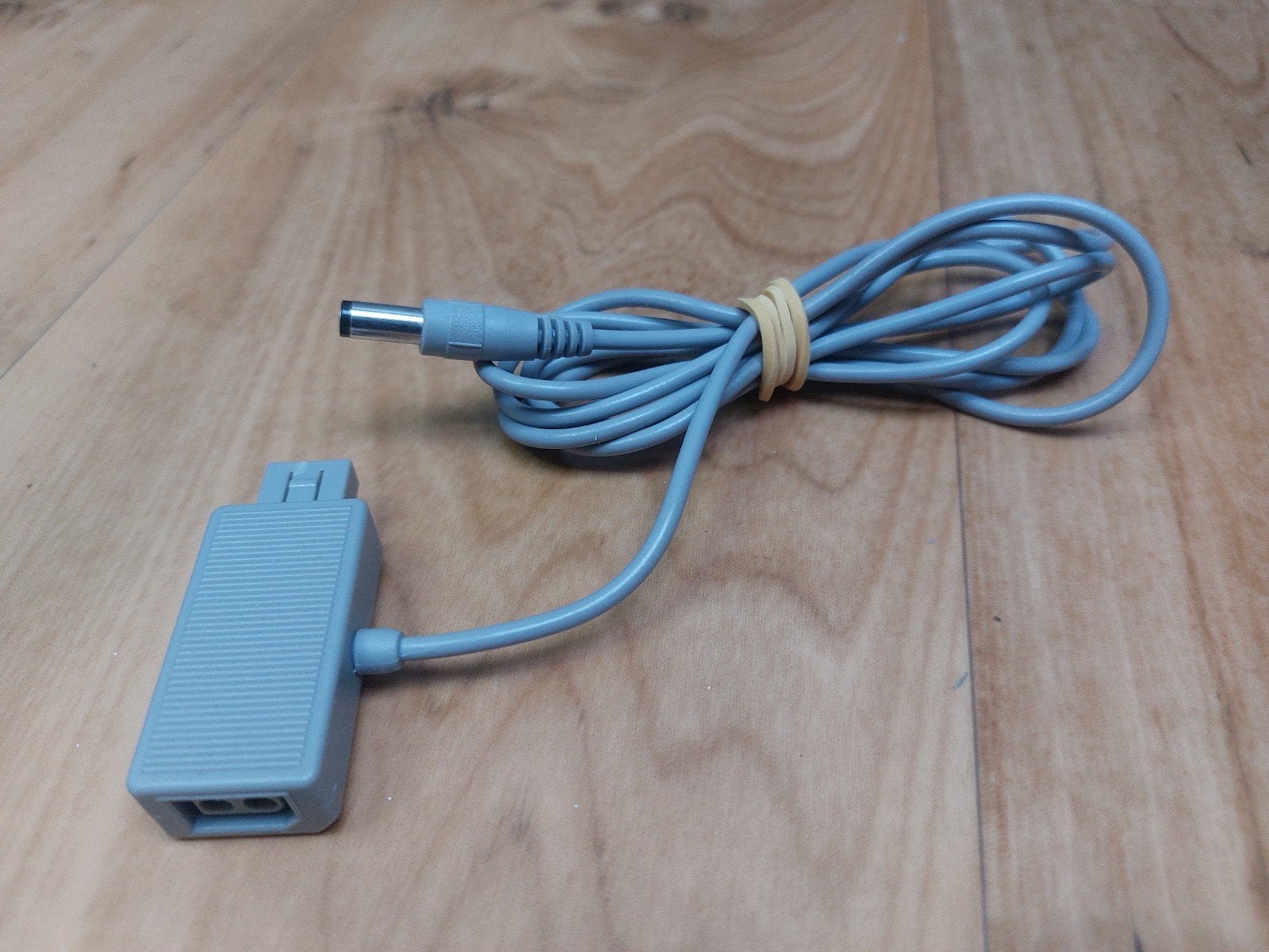 Tomee Oplaadkabel (Nintendo Wii U) Gamepad, Ophalen of Verzenden, Zo goed als nieuw, Wii, Overige controllers