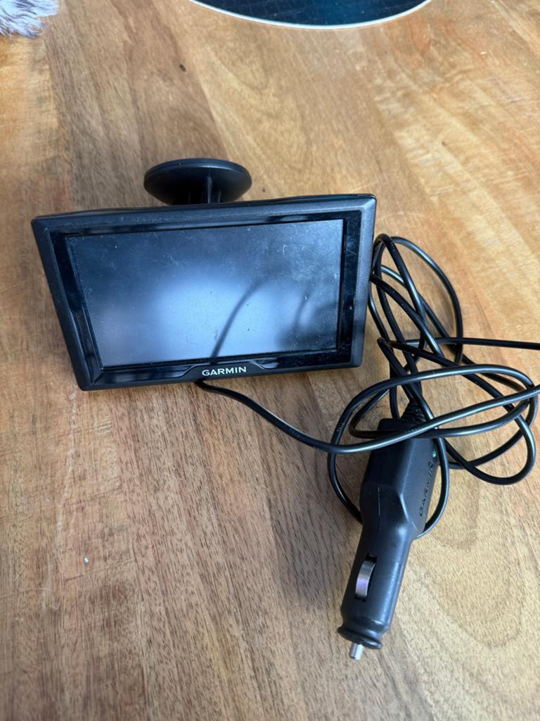Garmin navigatiesysteem met autolader, Ophalen, Gebruikt