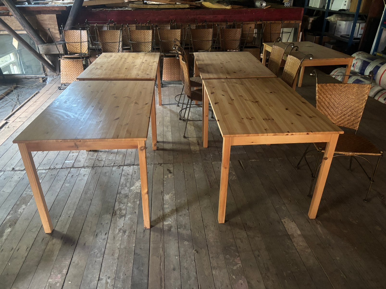 31 rotan smeedijzeren eetkamerstoelen en 4 Ikea Ingo tafels, Ophalen, Gebruikt, Vintage, 8 stoelen of meer