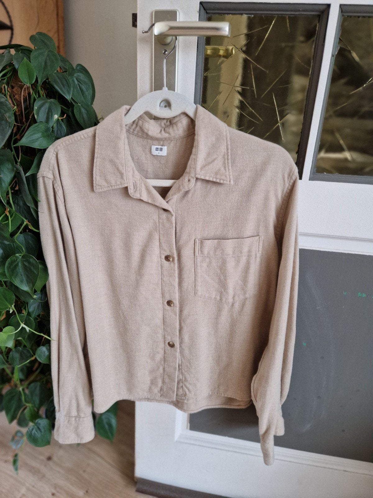 Uniqlo flanellen overhemd maat M - Zo goed als nieuw, Maat 38/40 (M), Beige, Ophalen of Verzenden, Zo goed als nieuw