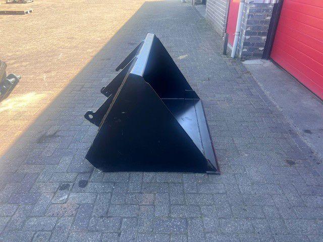 Giant Volumebak 140 cm Giant aanspan, Zakelijke goederen, Graaflaadcombinatie