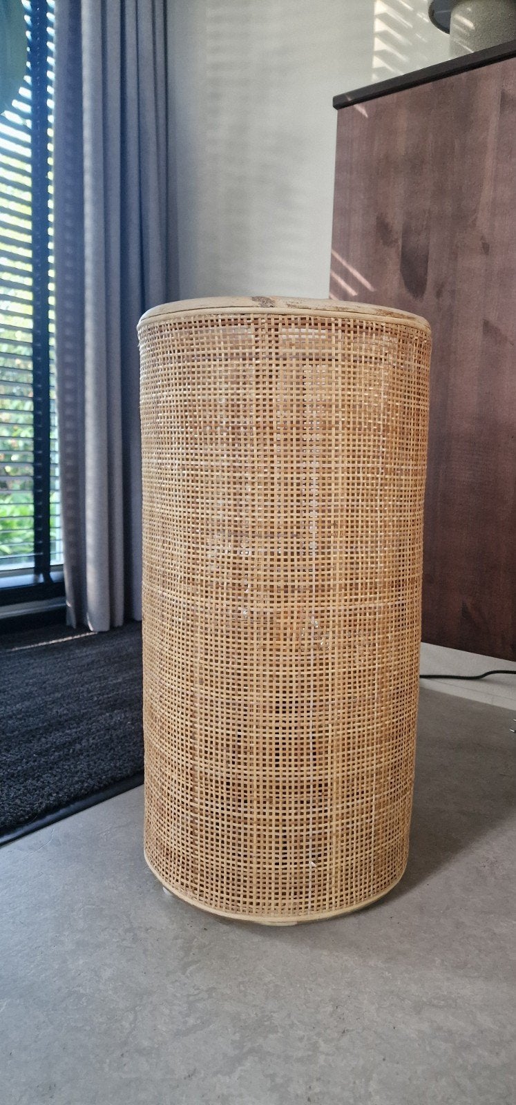 Staande Rotan lamp, Huis en Inrichting, Lampen | Vloerlampen, Bohemian, Scandinavisch, Natuurlijk materiaal, Ophalen of Verzenden