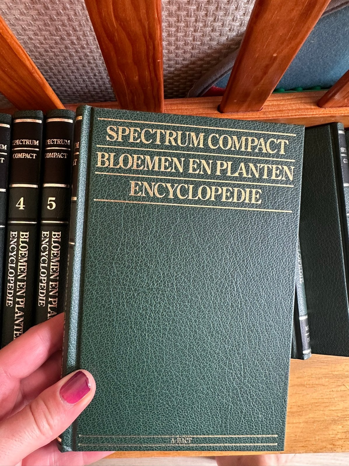 Spectrum Compact Bloemen en Planten Encyclopedie, Ophalen of Verzenden, Zo goed als nieuw, Bloemen, Planten en Bomen
