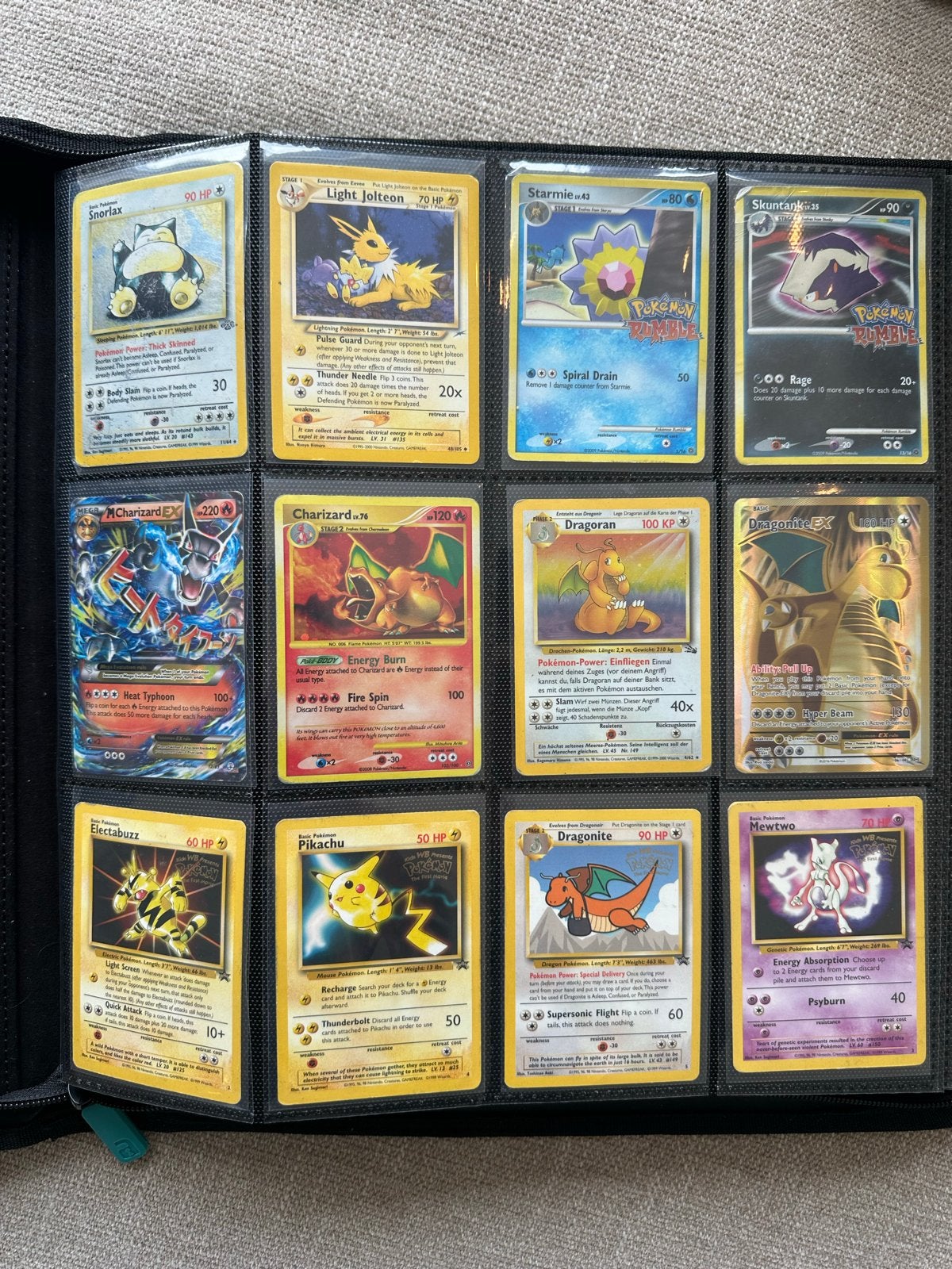 Grote collectie Pokémon kaarten in map, Hobby en Vrije tijd, Verzamelkaartspellen | Pokémon, Ophalen of Verzenden, Gebruikt, Meerdere kaarten