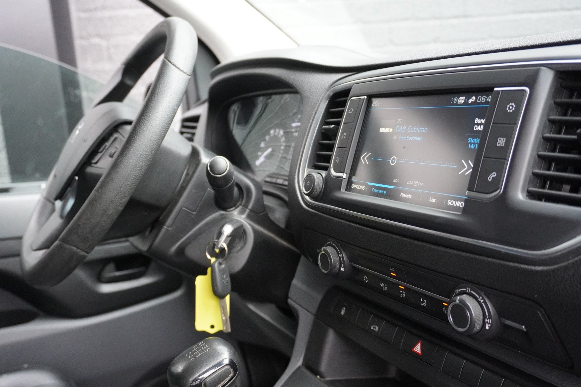 Peugeot Expert 1.5 BlueHDI EURO 6 - Airco - Navi - Cruise -, Auto's, Bestelauto's, Voorwielaandrijving, Gebruikt, 4 cilinders