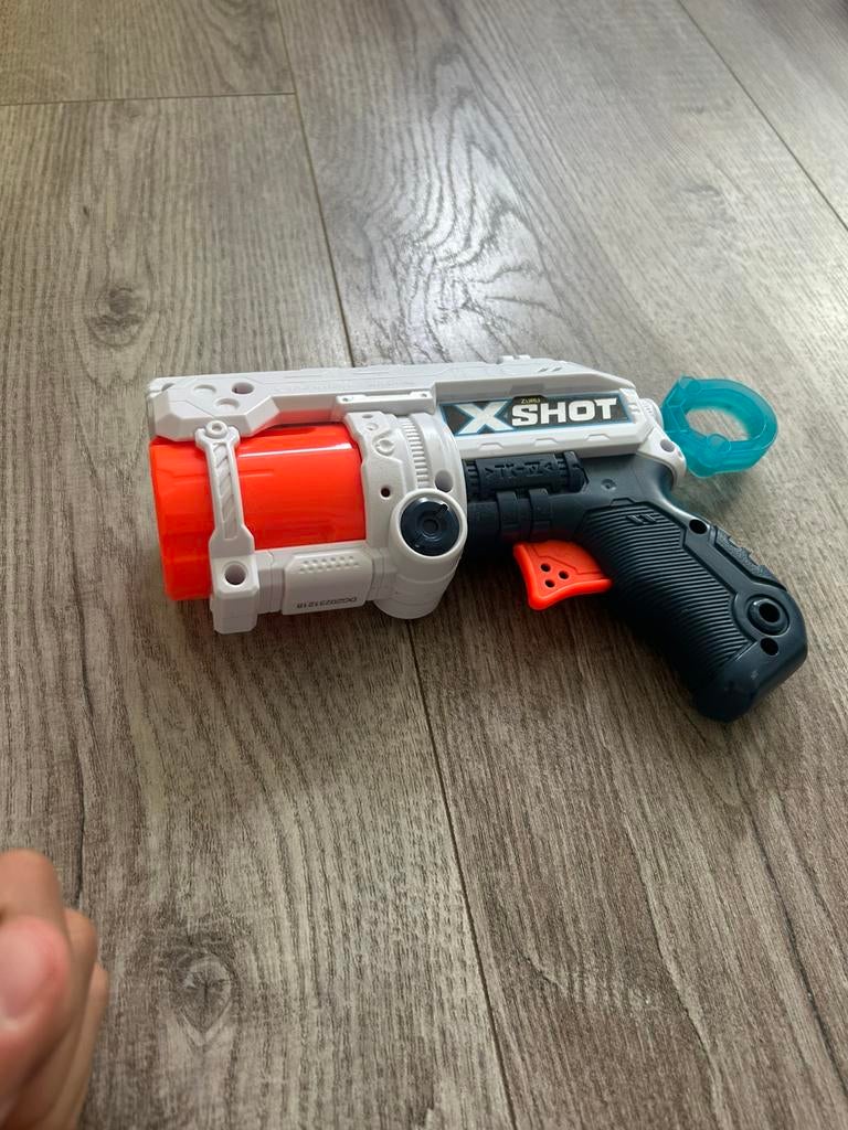 X shot 4 schoten, Ophalen of Verzenden, Zo goed als nieuw