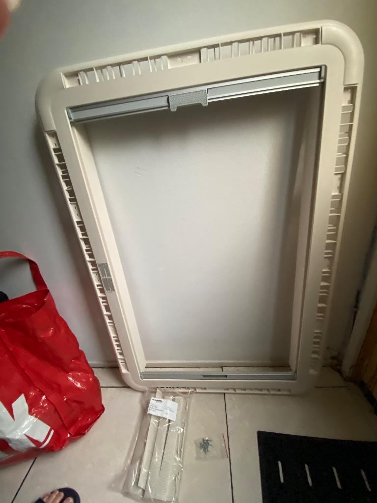 Dometic verduisterend onderkader 90 x 60 cm, Ophalen, Nieuw