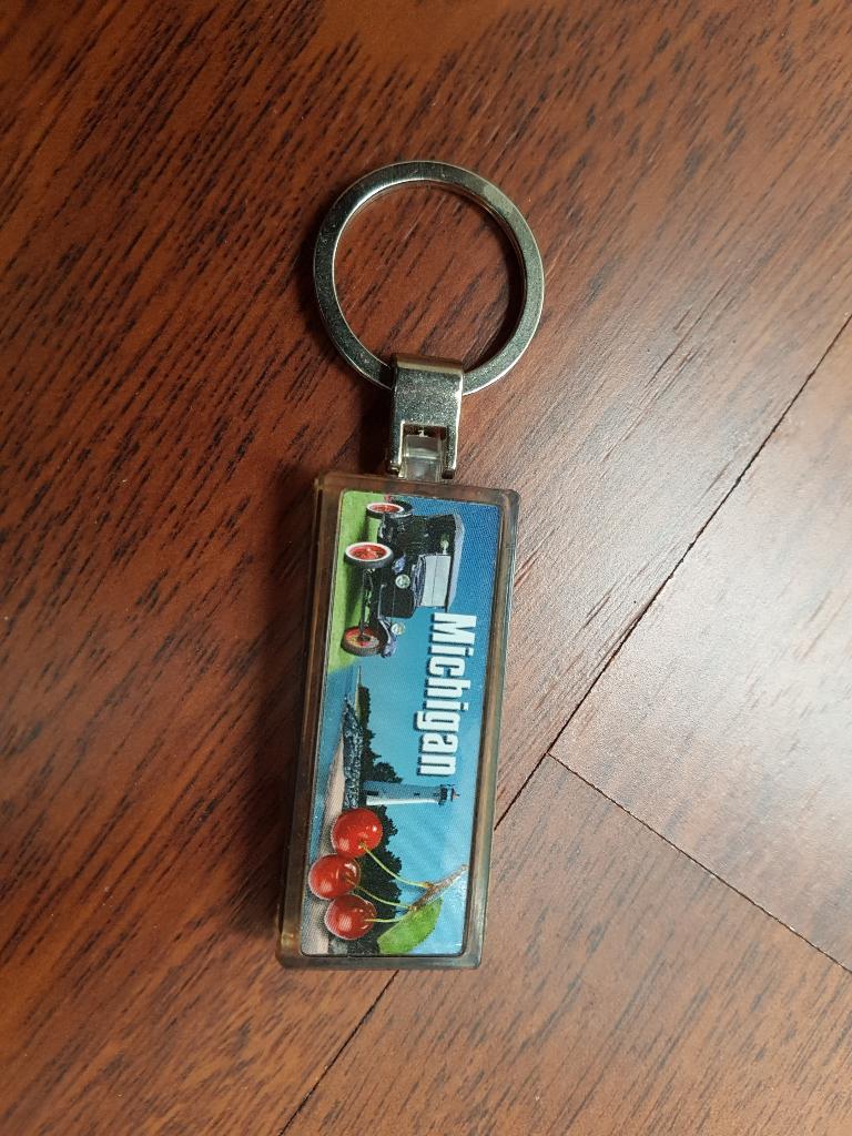 Sleutelhanger vrachtwagen uit Michigan met I love you, Ophalen of Verzenden, Nieuw, Transport