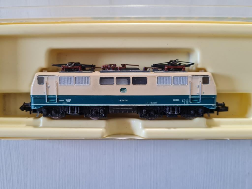 Minitrix BR111 DB elektrische loc 12931, Gebruikt, Trix, Ophalen of Verzenden, Gelijkstroom
