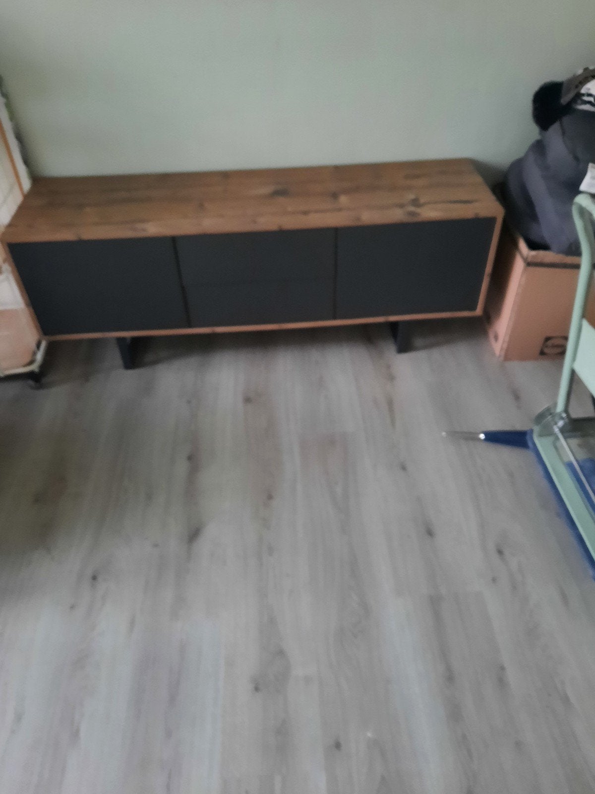 Modern dressoir met houten blad en donkere deuren, Overige houtsoorten, Gebruikt, 150 tot 200 cm, Ophalen of Verzenden