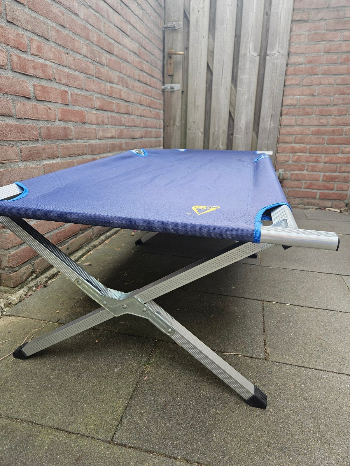 Best Camp Campingbed / Veldbed - Slechts 1x gebruikt, Ophalen, Zo goed als nieuw, Overige