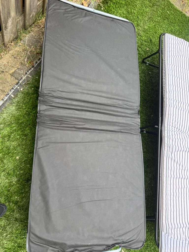 Zo goed als nieuw logeerbed, Ophalen, Eenpersoons, Zwart, Zo goed als nieuw