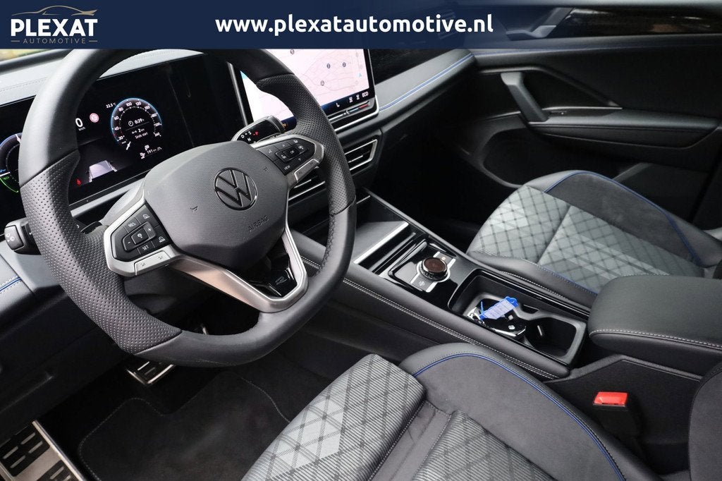 Volkswagen Tiguan 1.5 eHybrid R-Line Business Aut. | 2x R-Li, Auto's, Volkswagen, 4 cilinders, 2000 kg, Leder en Stof, Zwart