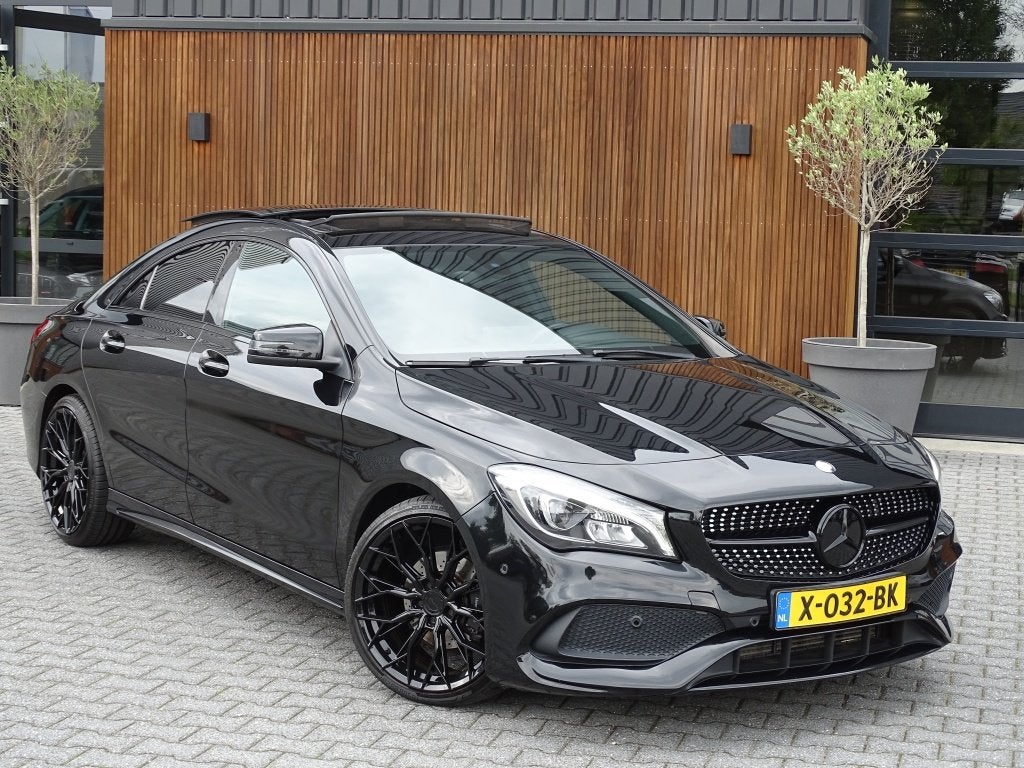 Mercedes-Benz CLA-Klasse 180 automaat / AMG pakket / facelif, Auto's, Automaat, Gebruikt, 4 cilinders, 715 kg