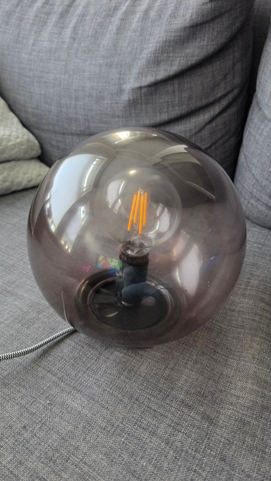 IKEA FADO tafellamp rookglas / glazen bol – grijs, Ophalen, Gebruikt, IKEA, Led-lamp