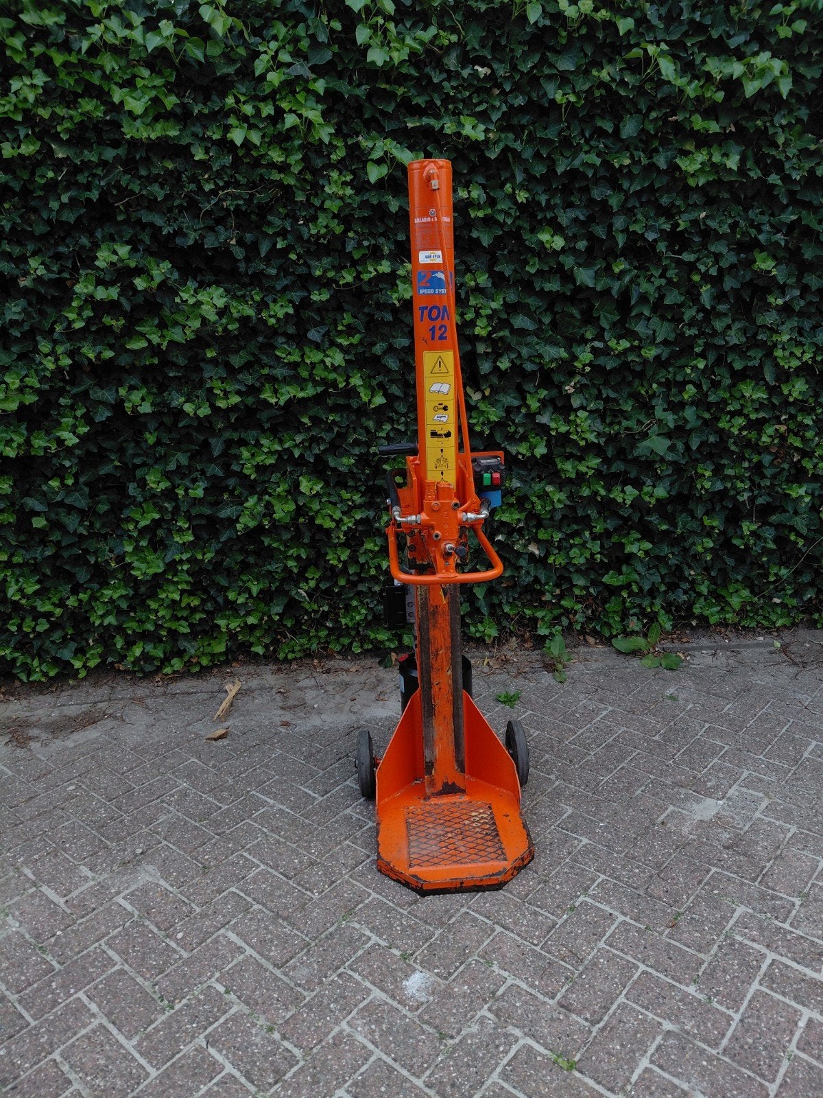 kloofmachine 12 TON, Ophalen, Liggend