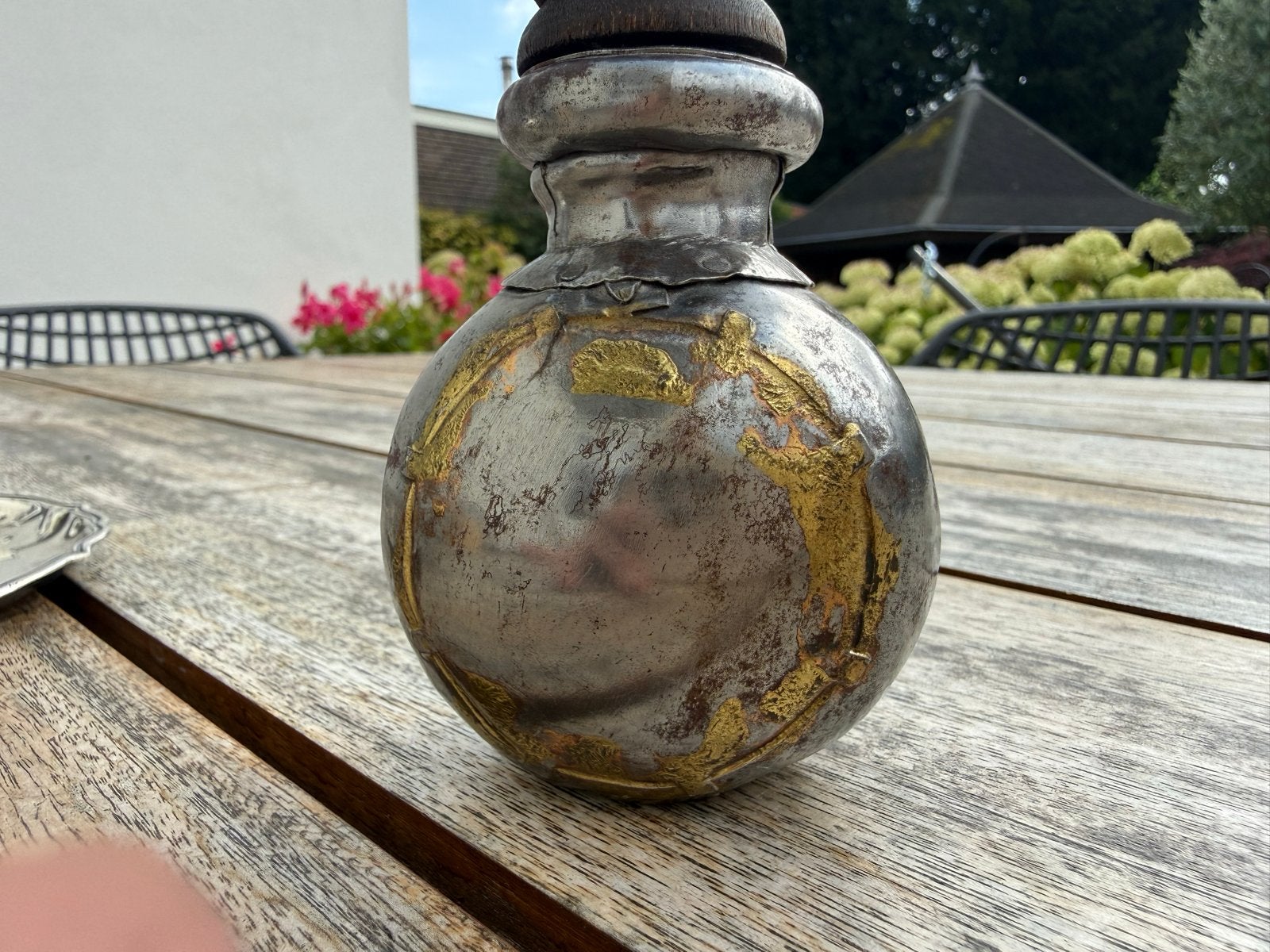 Antieke kruitfles met messing decoratie, Ophalen of Verzenden