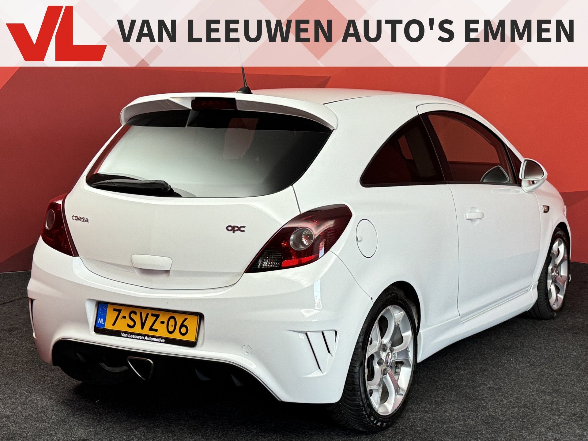Opel Corsa 1.6-16V Turbo OPC | Recaro | Climate Control | 19, Voorwielaandrijving, Euro 5, Gebruikt, Zwart