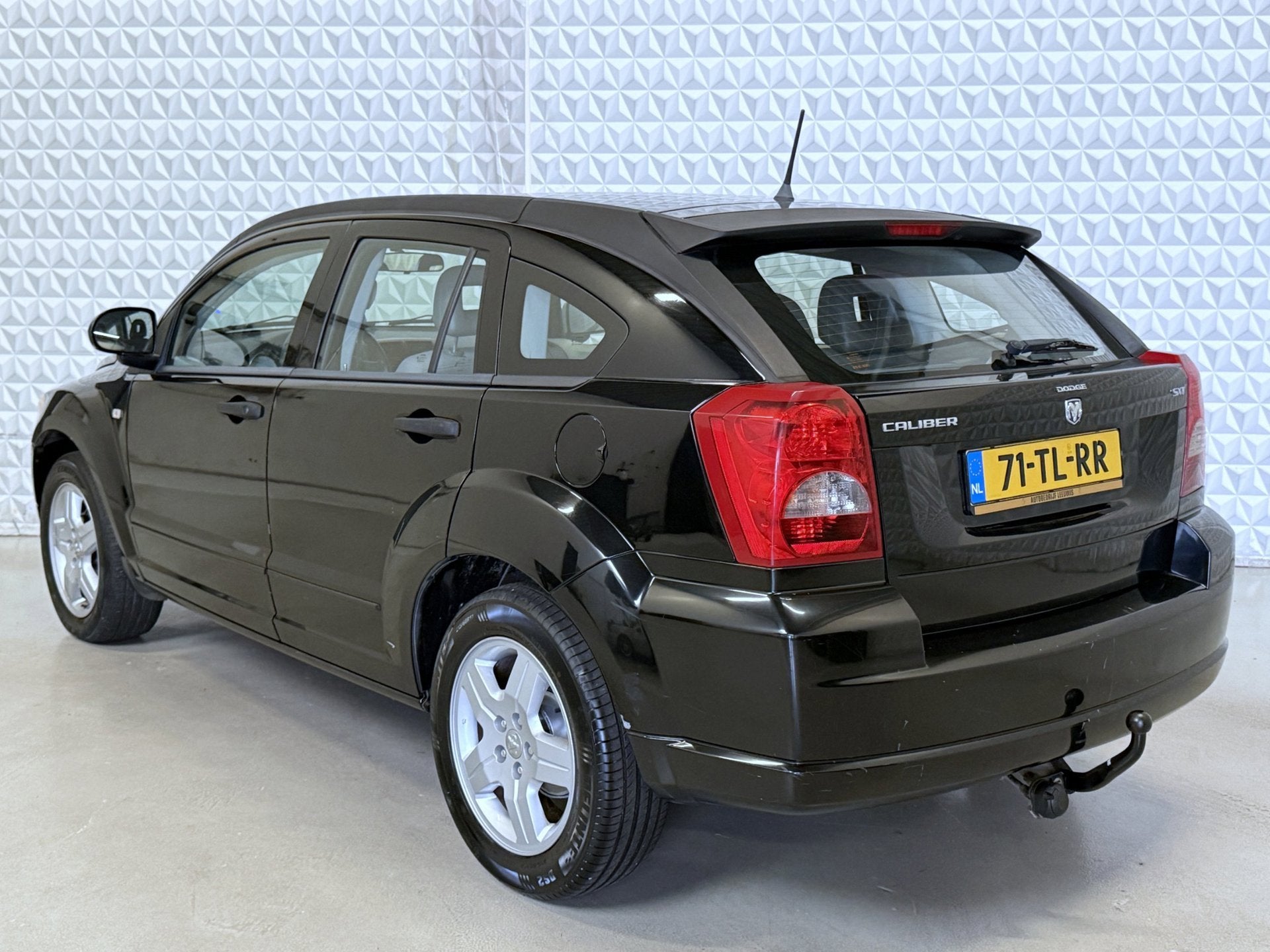 Dodge Caliber 2.0 SXT AUTOMAAT / 150.000km (2006), Auto's, 1998 cc, 450 kg, Gebruikt, Zwart