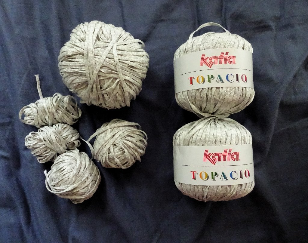 2.5 Bollen grijs-wit gemeleerd Katia Topacio plat lintgaren, Hobby en Vrije tijd, Breien en Haken, Verzenden, Gebruikt, Breien