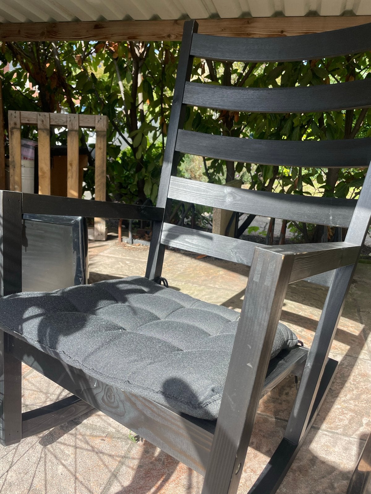 IKEA Schommelstoel met kussen - Zwart hout, Ophalen, Gebruikt, Zwart, Eén