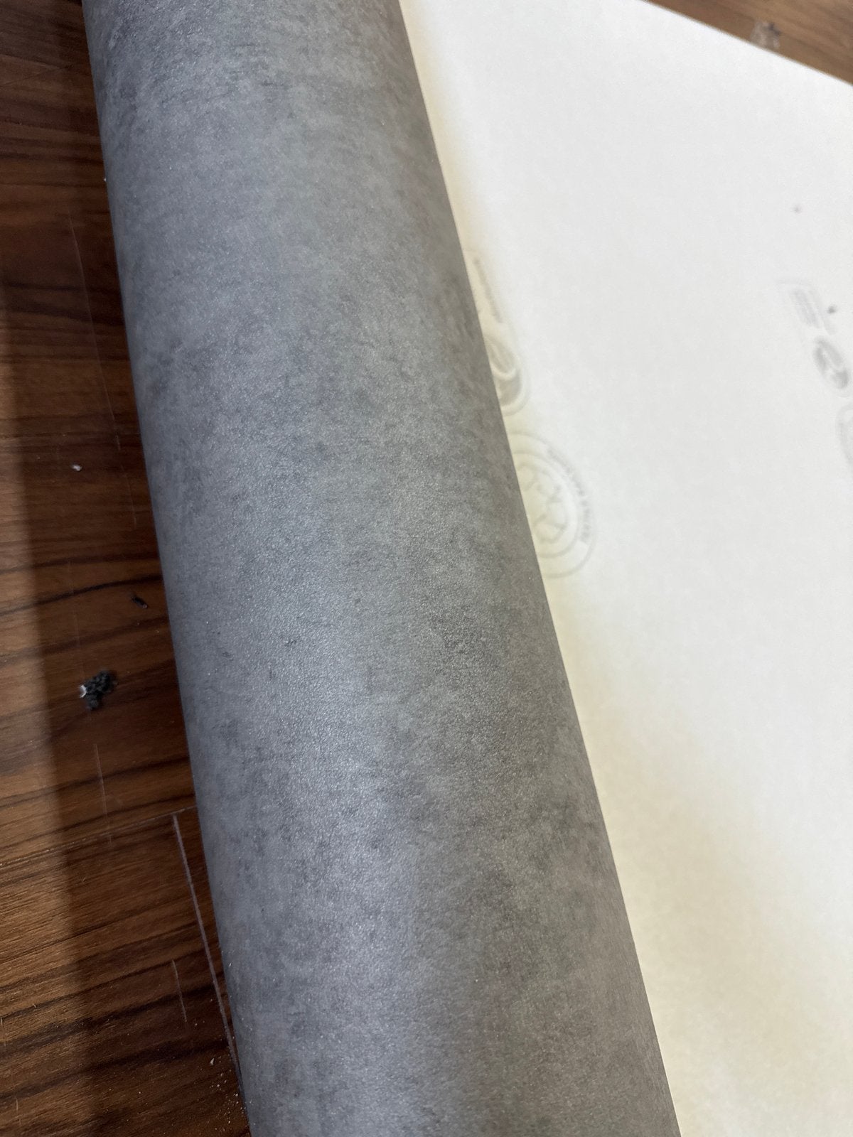 Op=op actie: Betonlook vinyl op rol met antislip 6,50x4m‼️, Ophalen, 75 m² of meer, Nieuw, Grijs