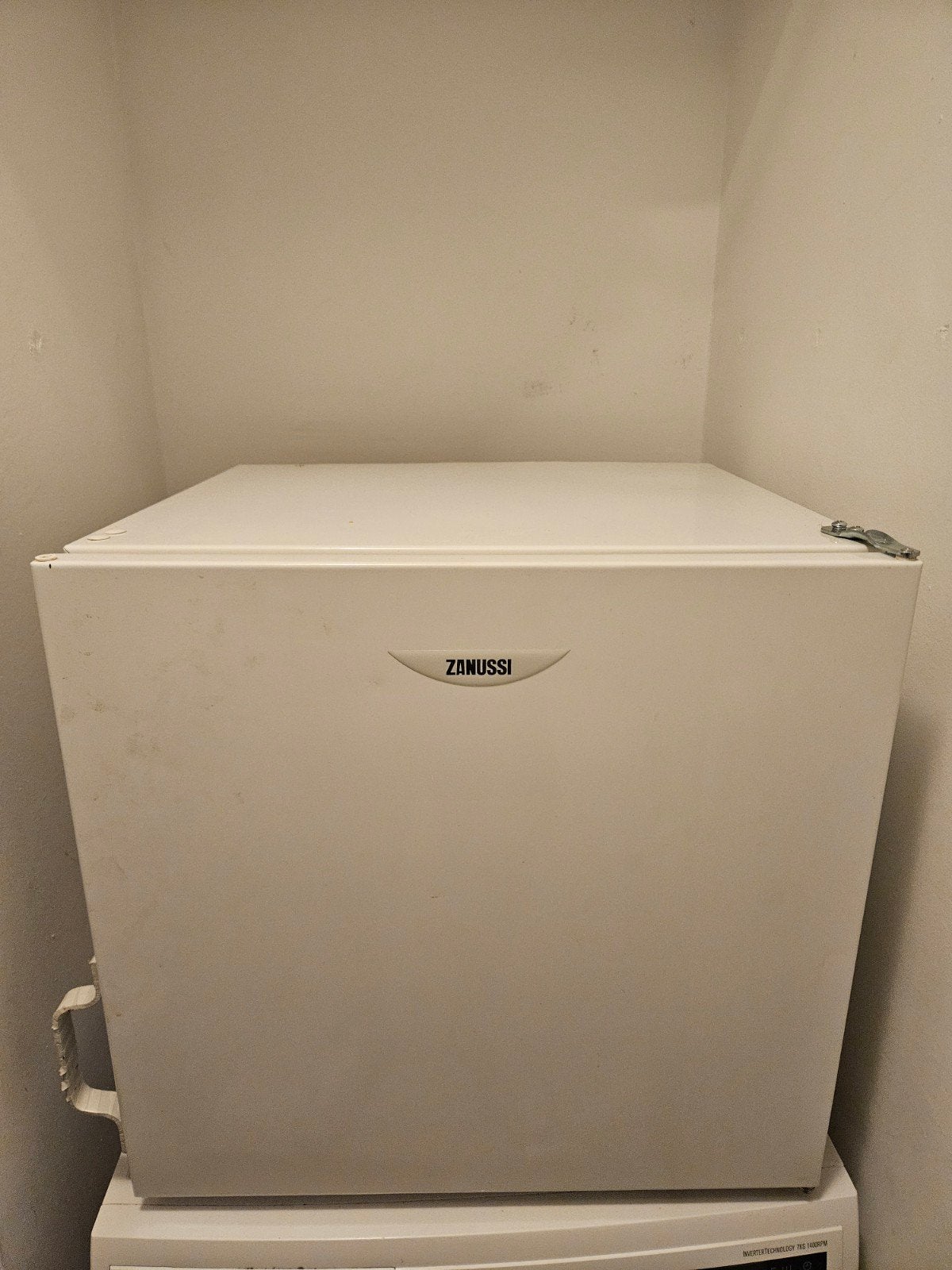 Zanussi ZFX5JB Tafelmodel Vriezer - 50L, Ophalen, Gebruikt, Met vriesvak, Minder dan 85 cm