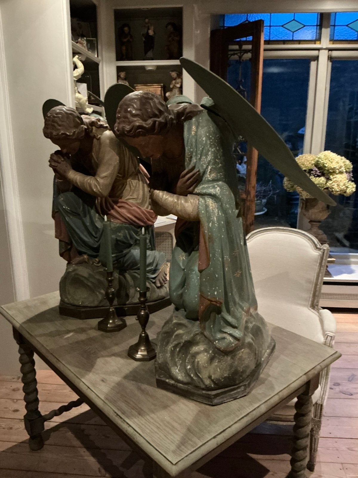Twee antieke kniel kerk engelen, Ophalen