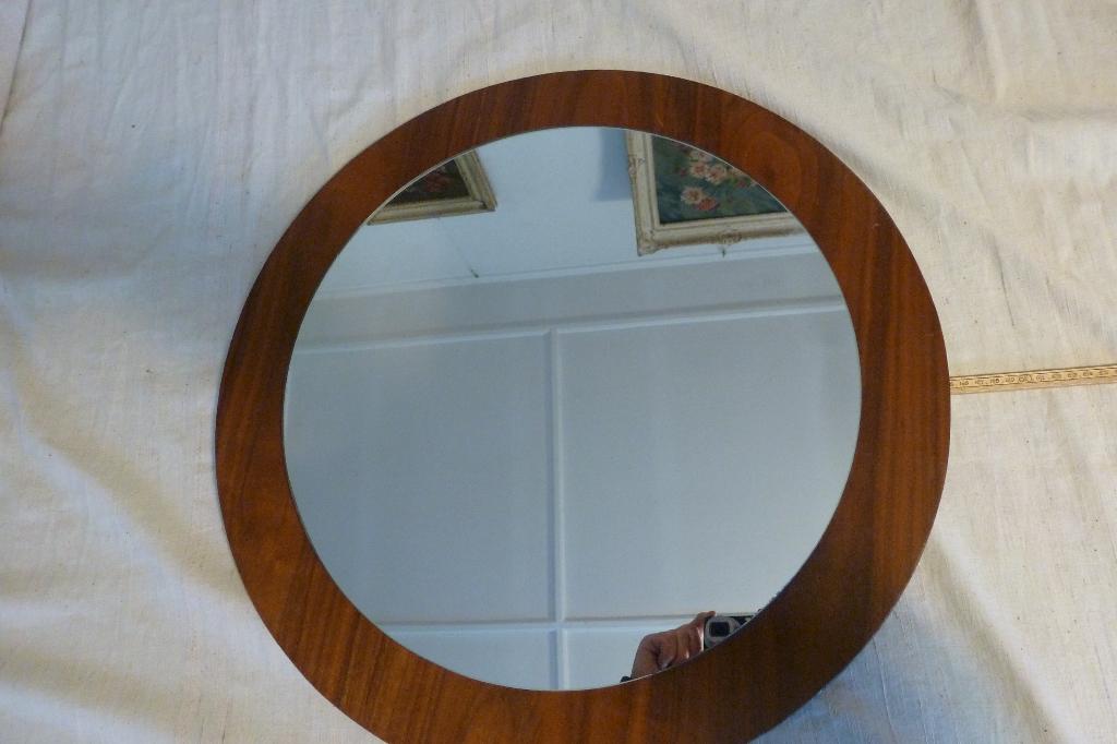 RONDE SPIEGEL,FIFTIES,SIXTIES,DEENS DESIGN,TEAK,VINTAGE, Gebruikt, Rond, Ophalen of Verzenden, Minder dan 100 cm