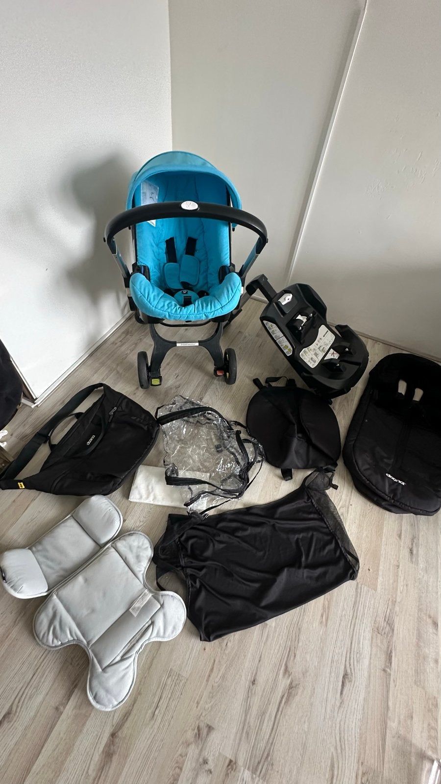 Complete Doona Kinderwagen + ISOFIX Base + Accessoires, Overige merken, Ophalen of Verzenden, Zo goed als nieuw, Combiwagen