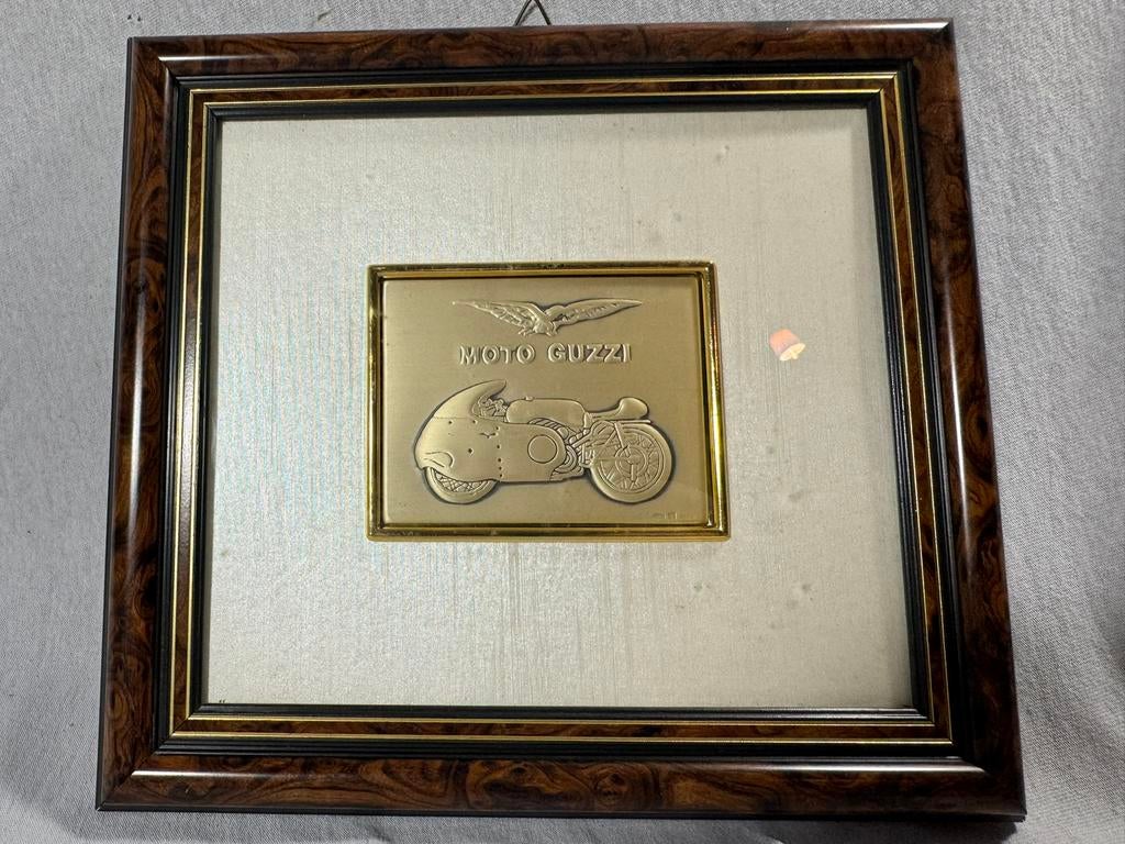 Moto Guzzi 75e verjaardag sterling zilver plaquette., Ophalen of Verzenden, Gebruikt, Motoren