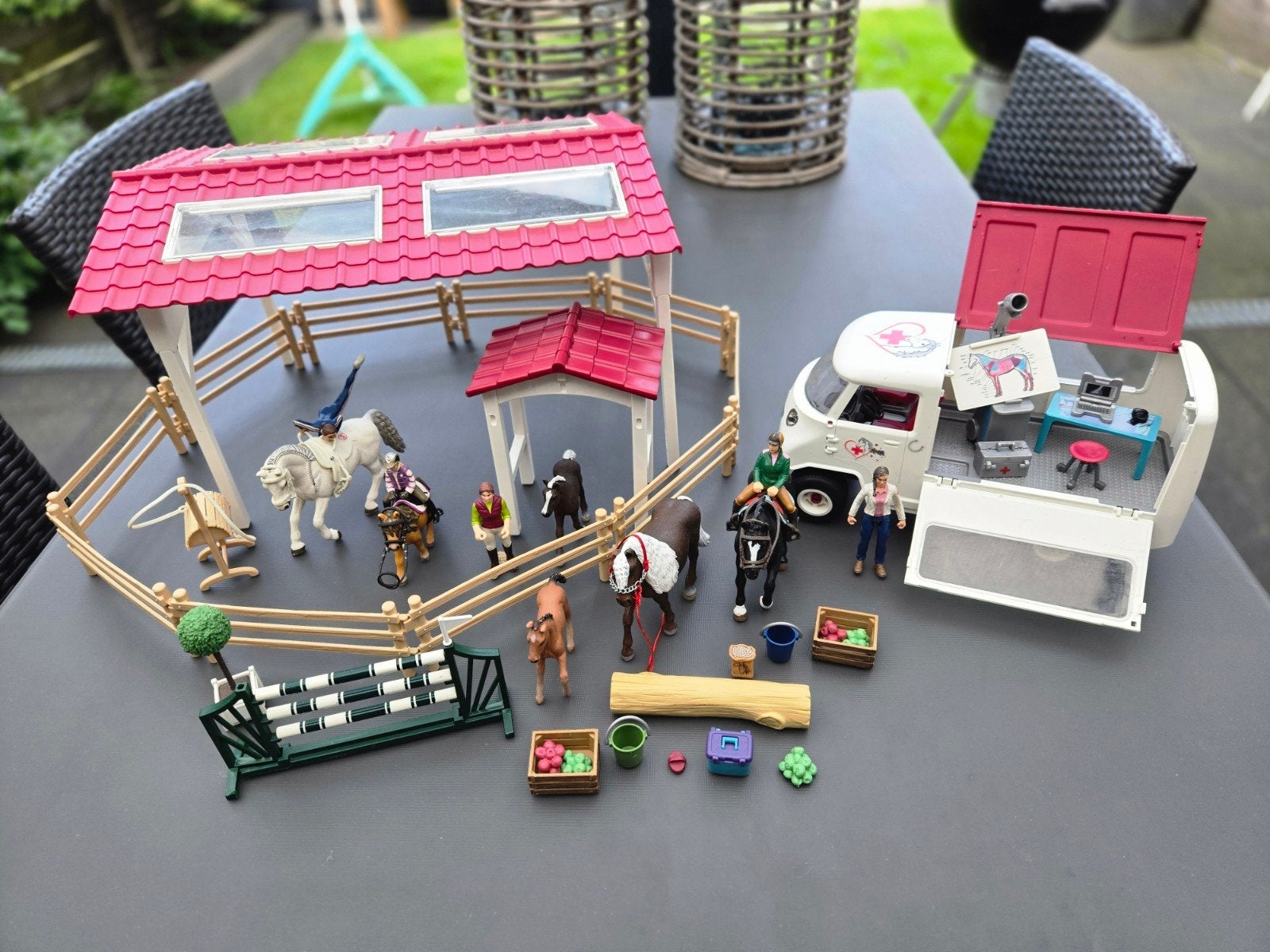 Schleich Horse Club Ruiterschool en Mobiele Dierenkliniek, Ophalen of Verzenden, Gebruikt, Jongen of Meisje