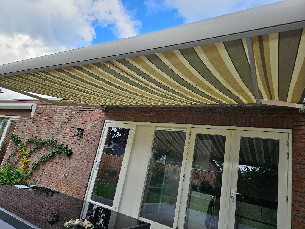 Elektrisch knikarmscherm - Comfortabele zonwering, Ophalen, Gebruikt, Elektrisch, 150 tot 300 cm