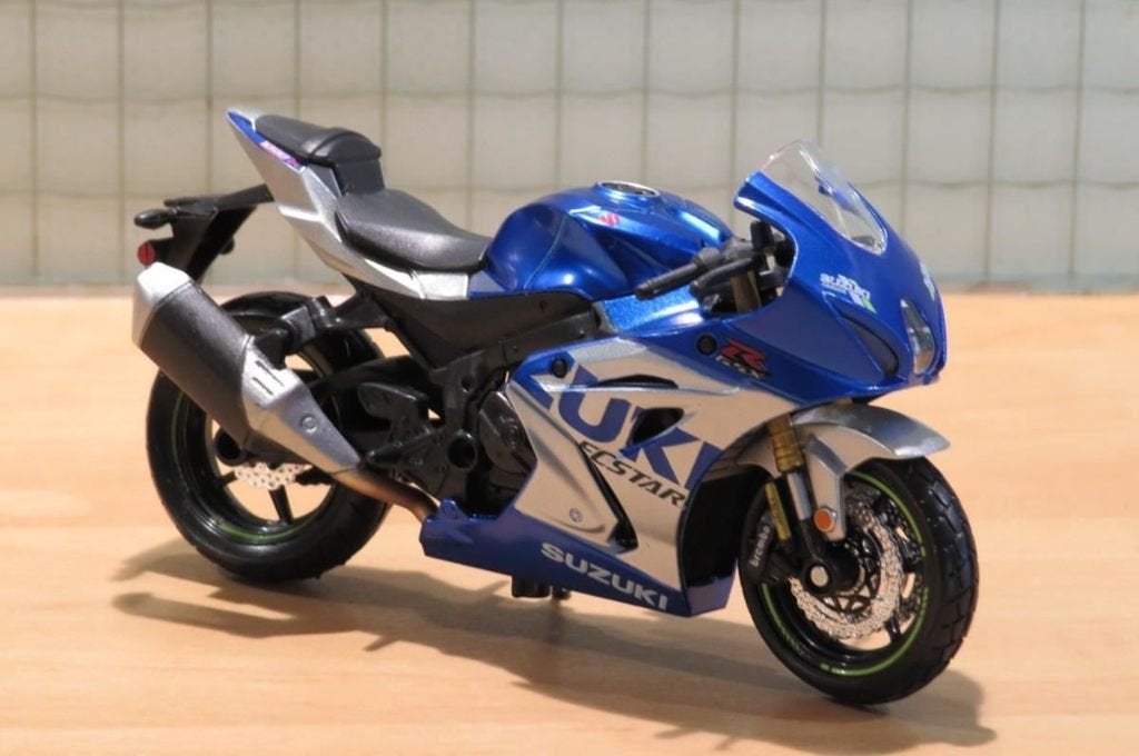 Suzuki GSX-R1000 1:18 Bburago, MayCheong, Nieuw, Ophalen of Verzenden, Motor